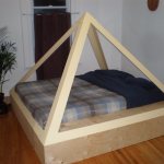 Pyramid bed