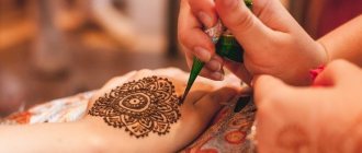 Henna painting