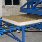 The SIP panel consists of two OSB boards, between which there is a layer of polystyrene foam.